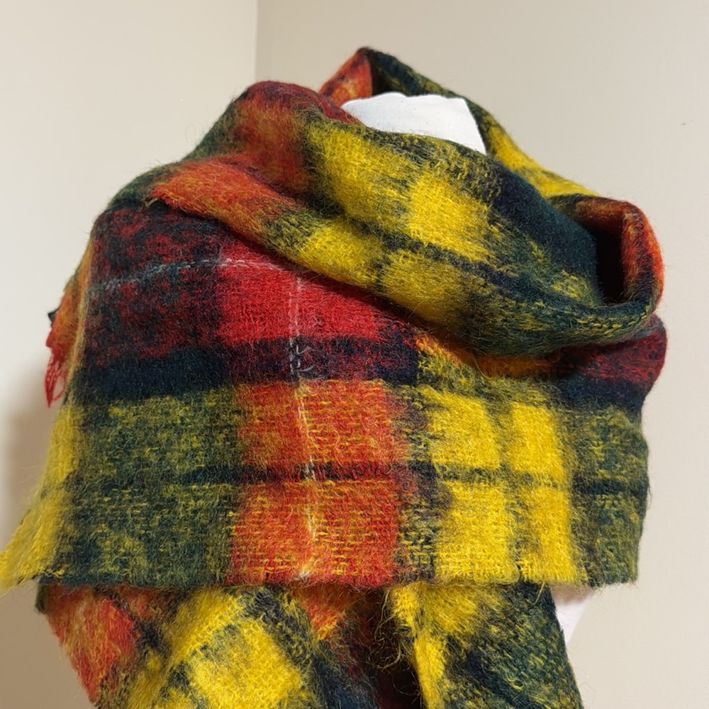 Incredible Vtg‎ traditional Mohair Scarf - Picture 3 of 5